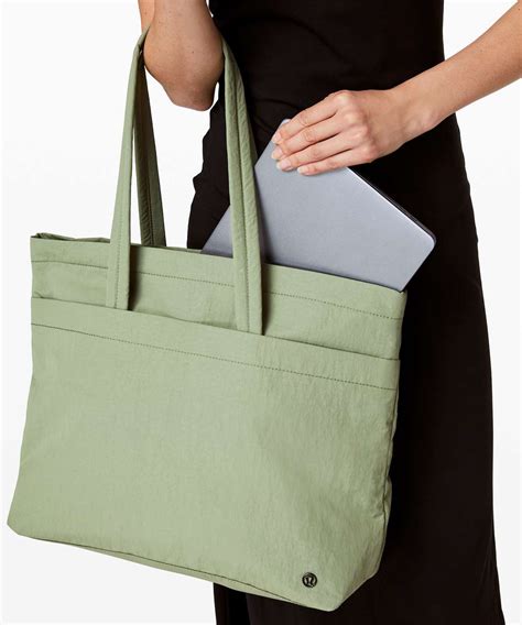 lululemon tote bag dupe